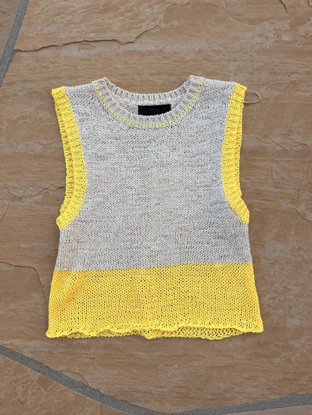 Zara Yellow & Beige Knit Sleeveless Crewneck Pullover Sweater M NWT ES